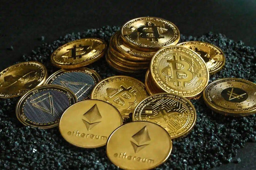 Крипторынок между регулированием и ликвидностью: какие сигналы даёт 2025 год