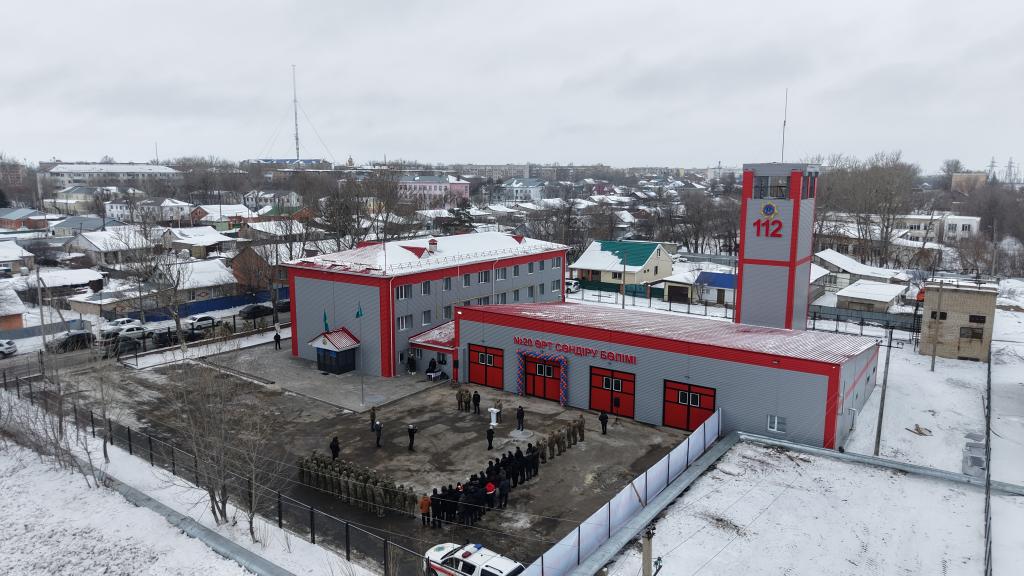 Глава МЧС вручил спасателям Актюбинской области ключи от новой техники