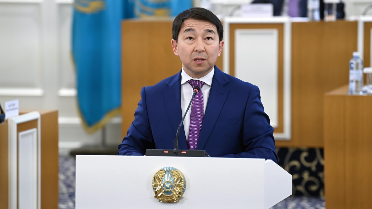 В проект новой Конституции внесена норма, закрепляющая тенге в качестве национальной валюты — Бакыт Нурмуханов
