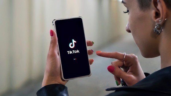 День безопасного интернета: TikTok заблокировал более полутора миллионов видеороликов в третьем квартале 2025 г. в Казахстане