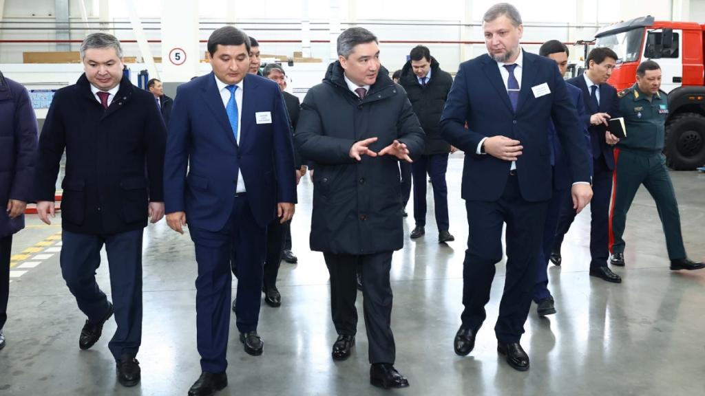 Олжас Бектенов в рамках исполнения поручений Президента проверил ход реализации проектов в сферах промышленности и цифровой инфраструктуры