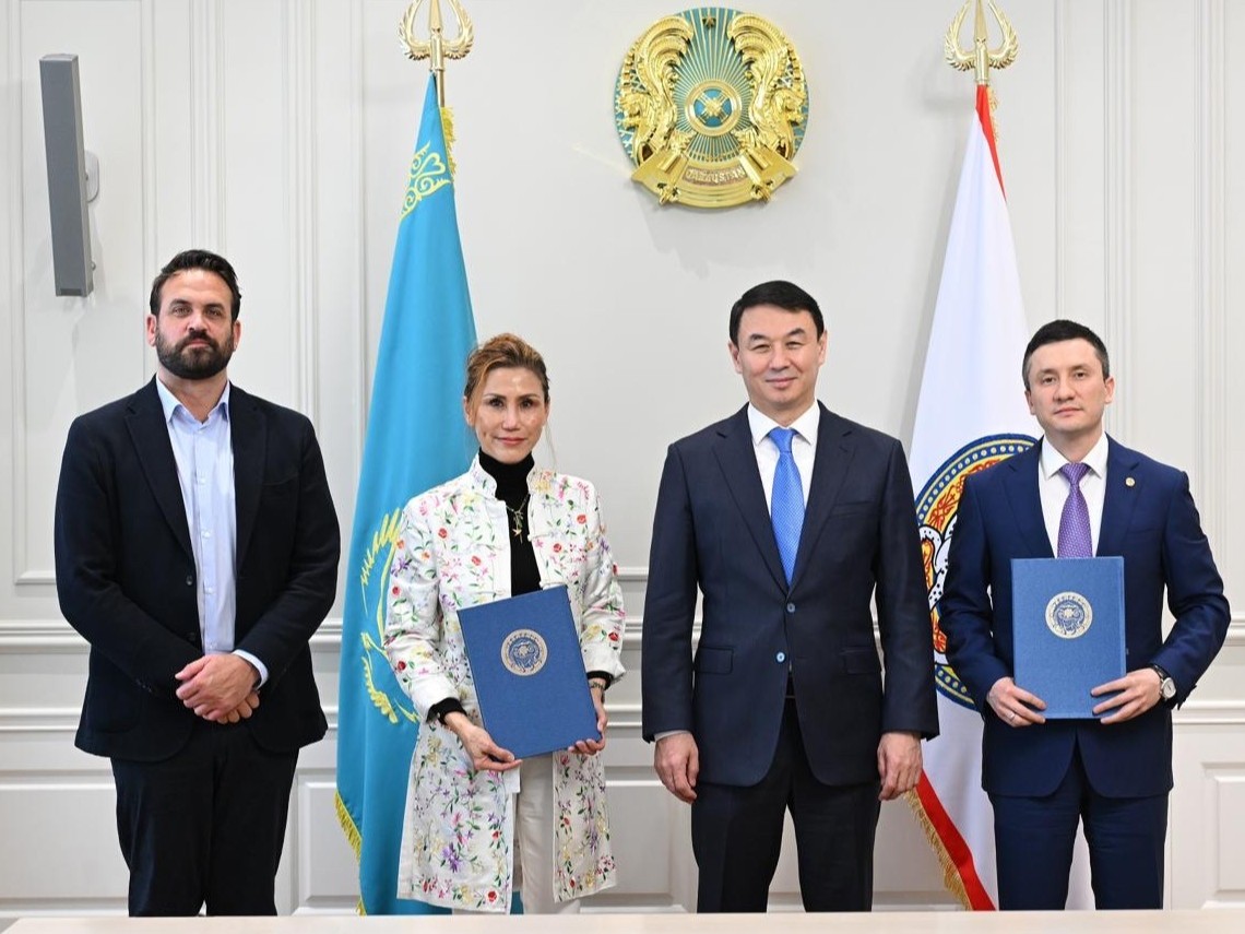 Аким Алматы провел встречу с организаторами международной выставки GITEX AI Kazakhstan 2026