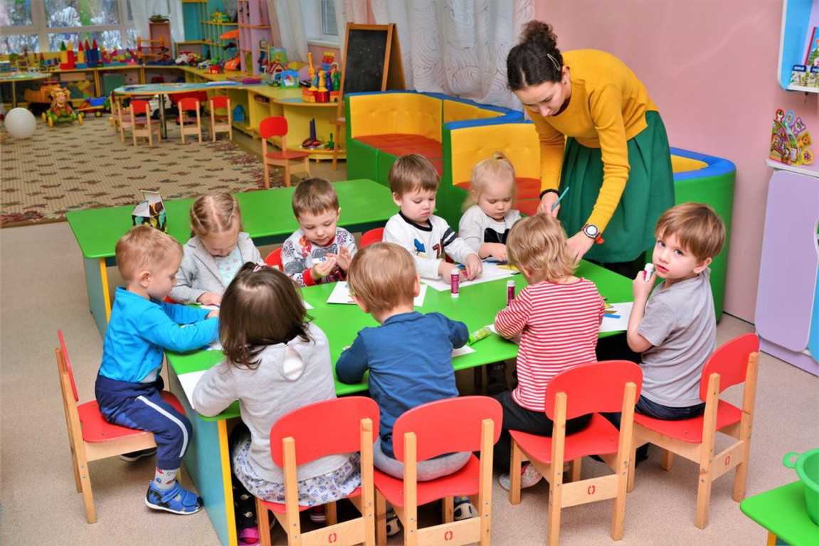 В детских садах Казахстана детей приучают к трудолюбию