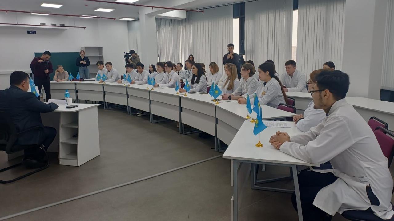В Петропавловске со студентами-медиками обсудили современную конституционную модель Казахстана