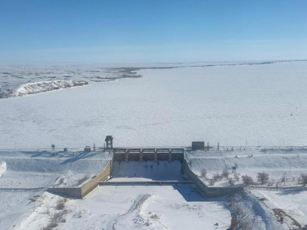 В регионах проводится мониторинг паводкоопасных участков и противопаводковые работы