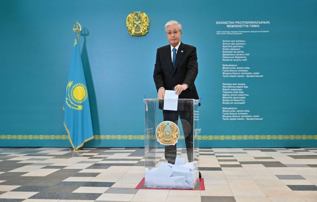 Президент Касым-Жомарт Токаев проголосовал на республиканском референдуме