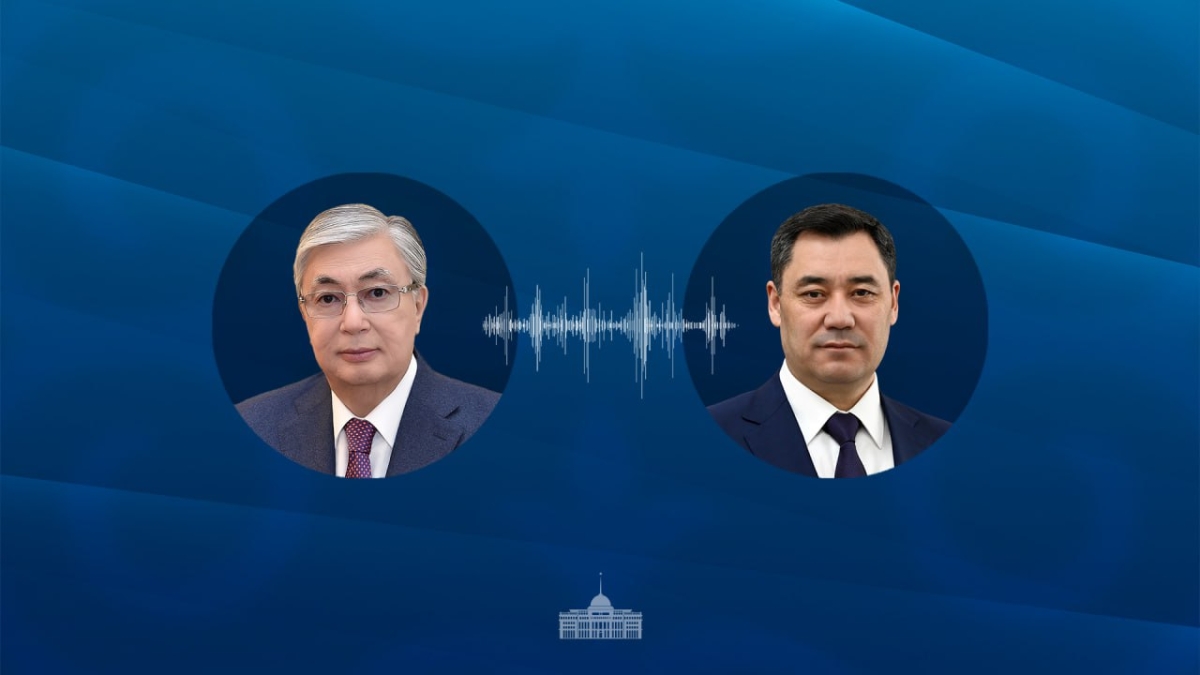Глава государства провел телефонный разговор с Президентом Кыргызской Республики Садыром Жапаровым