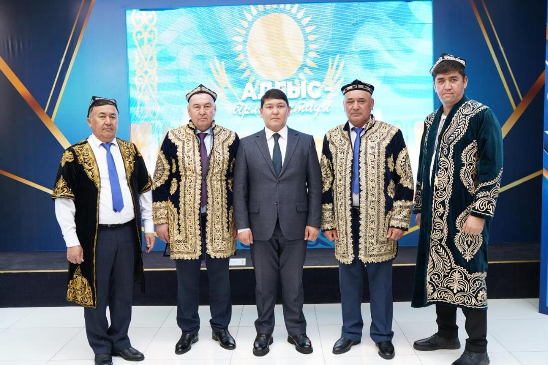 В Жетісу в День благодарности жители установили рекорд по массовому приготовлению курта