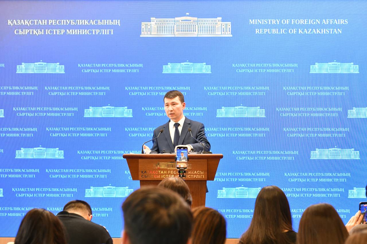 Брифинг Официального представителя МИД РК Ерлана Жетыбаева