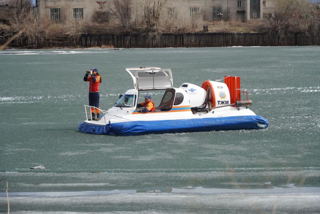 Спасатели МЧС продолжают патрулировать водоемы и реки