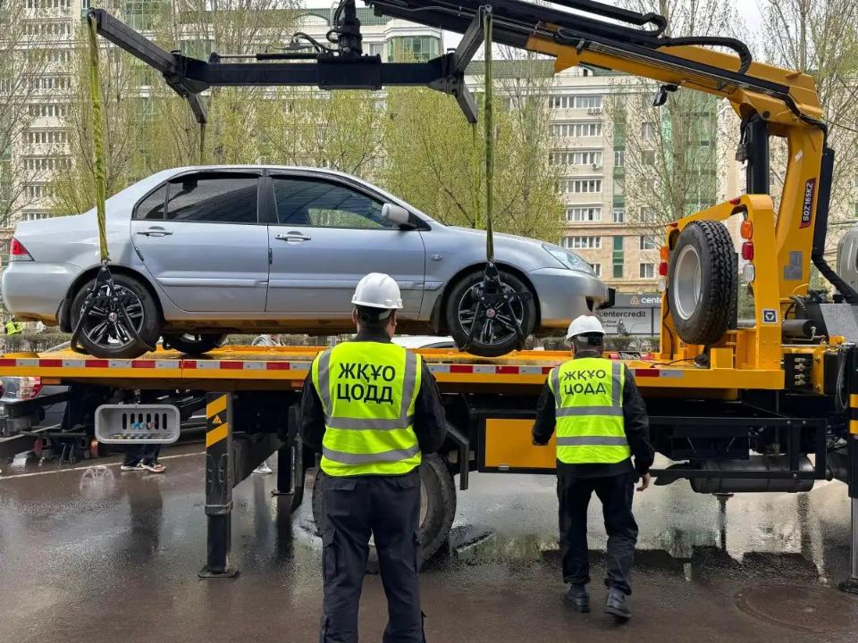 В Астане ввели оплату за эвакуацию автомобилей