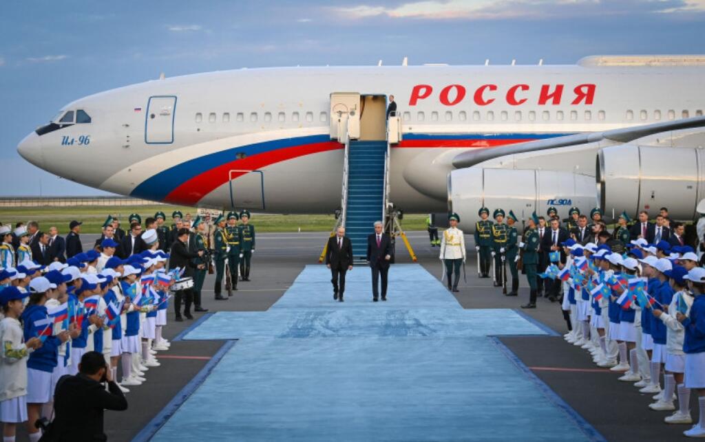 Президент Российской Федерации Владимир Путин прибыл с государственным визитом в Казахстан