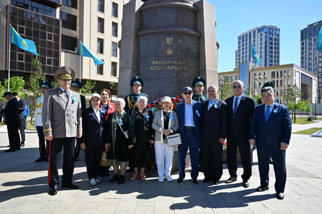 Память о подвиге и связь поколений: в Астане почтили героя Рахимжана Кошкарбаева