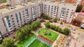 В районе Сарайшык торжественно открыли благоустроенный двор