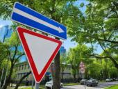 На улицах Карасай батыра и Кулымбетова в Алматы запускают пилотную схему одностороннего движения