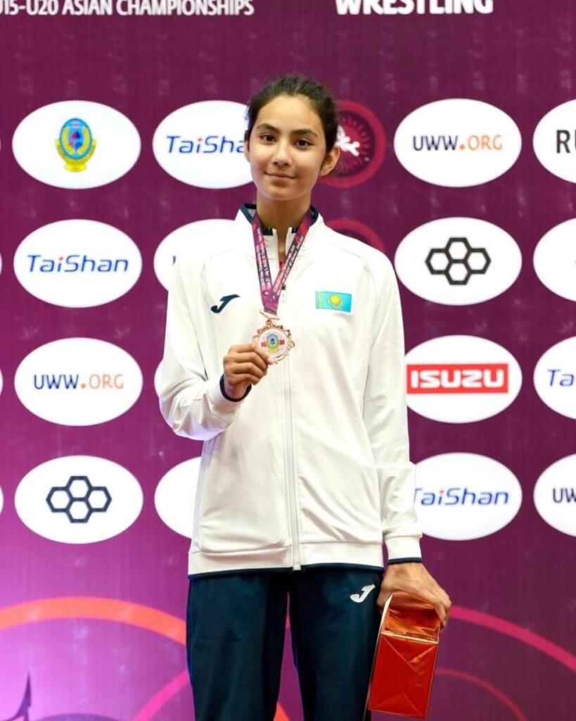 Юная девушка-борец из Астаны стала бронзовым призером чемпионата Азии