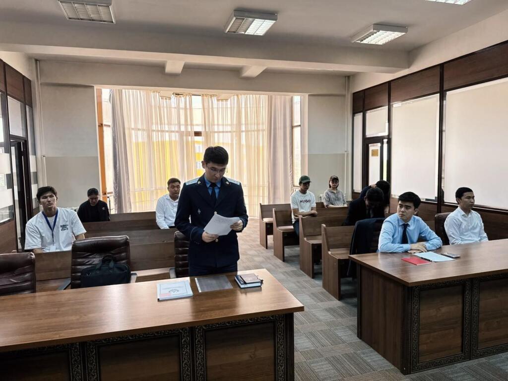 «Закон и порядок»: судебный процесс по делу о незаконном обороте наркотиков показали столичным студентам
