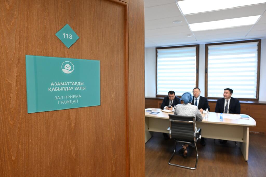 Обращения жителей на контроле: заместитель акима провел личный прием