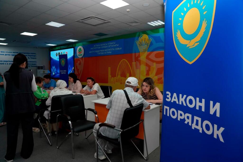 «Қамқорлық пен Заң»: День открытых дверей для оказания правовой помощи жителям провели в Астане