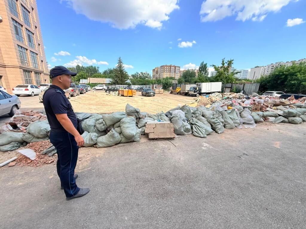 В Астане усилен контроль за размещением строительных отходов: в городе начали рейды по стройобъектам