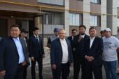 Инфраструктура Сарыозека обновляется: глава региона Бейбит Исабаев проинспектировал ход строительных работ