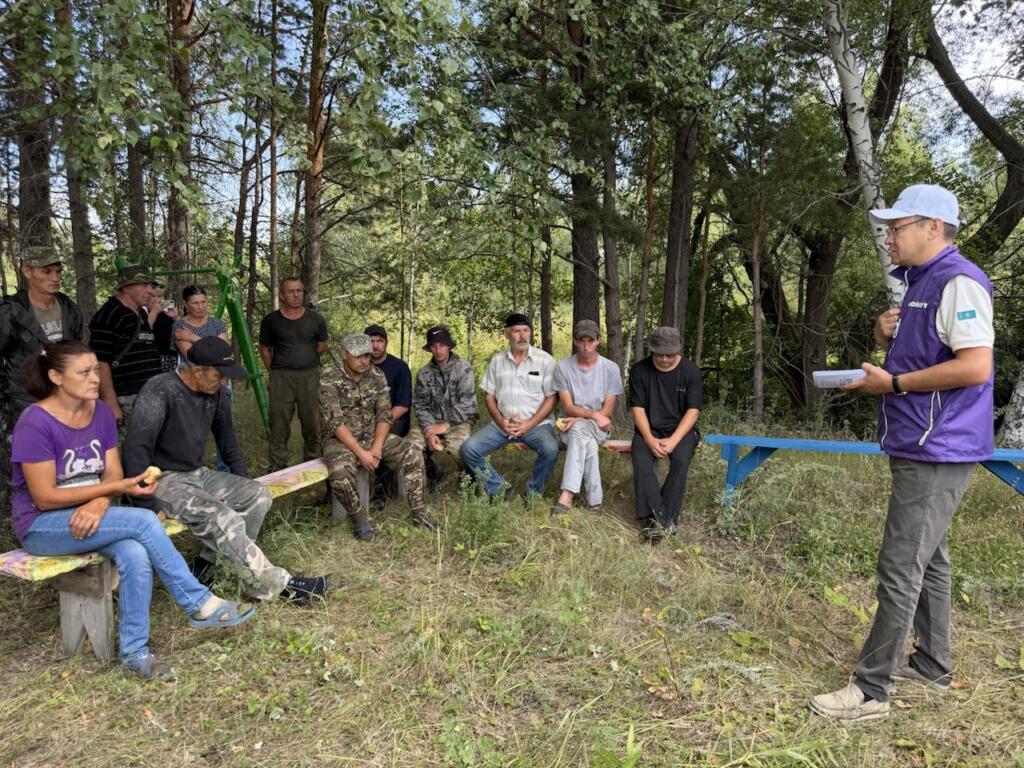 Иллюстрация — «Увидеть проблемы не из отчетов»: кандидаты «Әділет» встретились с аграриями 