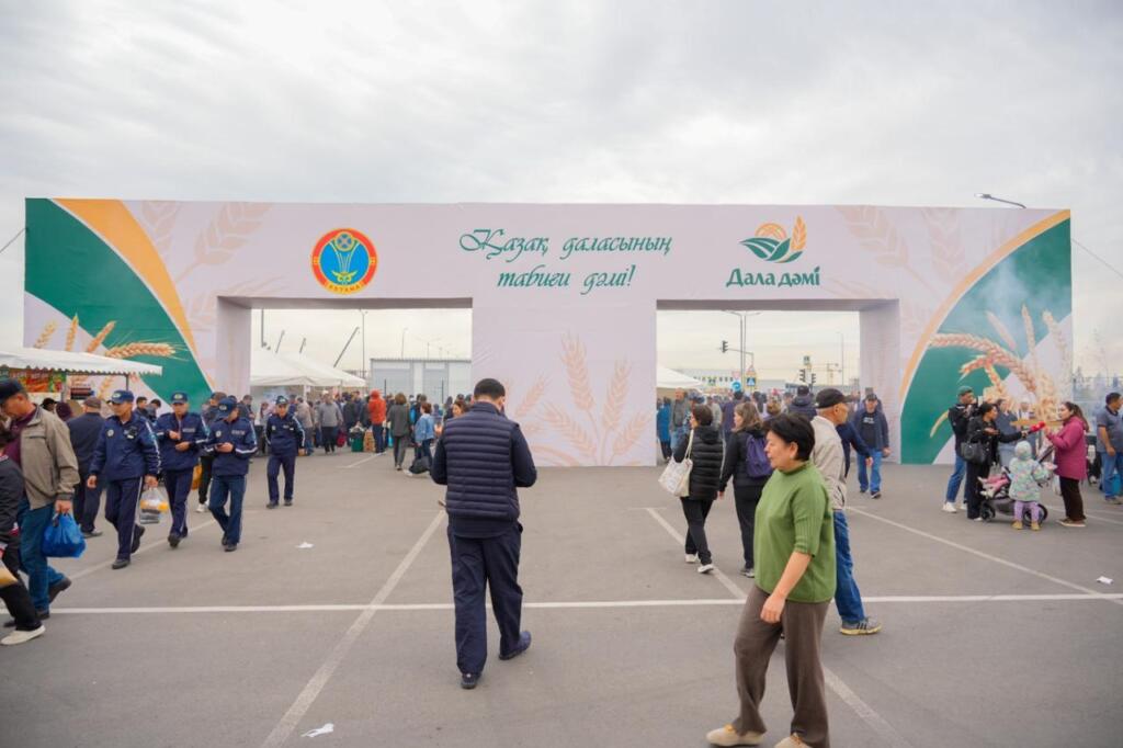 Более 600 тонн продукции представили аграрии Кызылординской и Атырауской областей на ярмарке в Астане