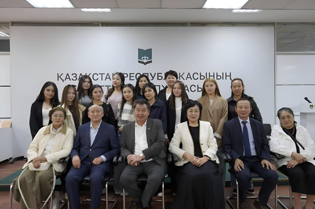 Литературное наследие Шарбану Кумаровой представили в Алматы