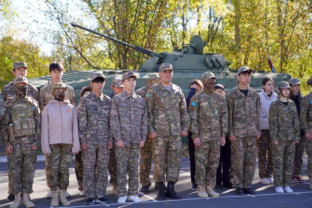 Военная подготовка и командный дух: 150 жассарбазовцев померились силами в Астане