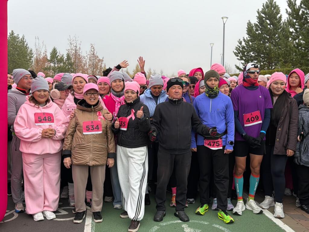 В столице прошёл благотворительный забег «Pink Run Astana»