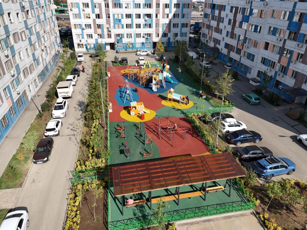 В ЖК «Нурлы Дала» в Алматы обновили три дворовые территории