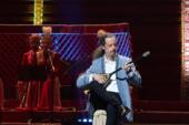 Американец исполнил кюй «Адай» на сцене «Қазақконцерта»