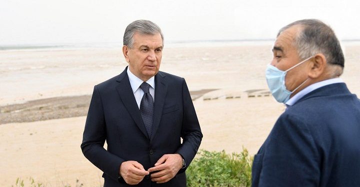 SIRDARYA, UZBEKISTAN - MAY 02: (----EDITORIAL USE ONLY – MANDATORY CREDIT - "UZBEK PRESIDENCY / HANDOUT" - NO MARKETING NO ADVERTISING CAMPAIGNS - DISTRIBUTED AS A SERVICE TO CLIENTS----) Uzbek President Shavkat Mirziyoyev (L) inspects the site after dam wall collapsed following heavy rain in Sirdarya Region, Uzbekistan on May 02, 2020. ( UZBEK PRESIDENCY / HANDOUT - Anadolu Agency )