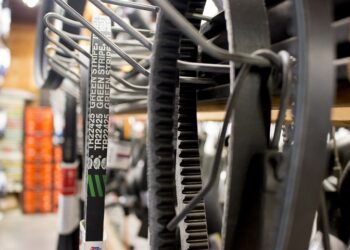 В Казахстане запретят продажу б/у автозапчастей без техпаспорта