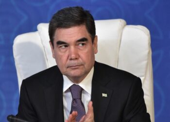Туркмены выходят на улицы