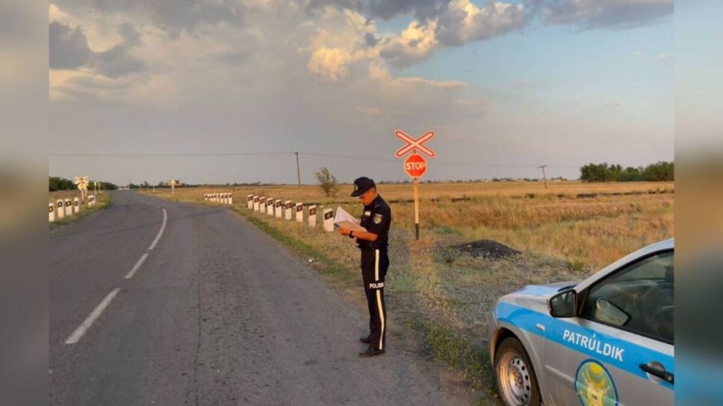 Осмотр дорог и железнодорожных переездов провели полицейские Павлодарской области