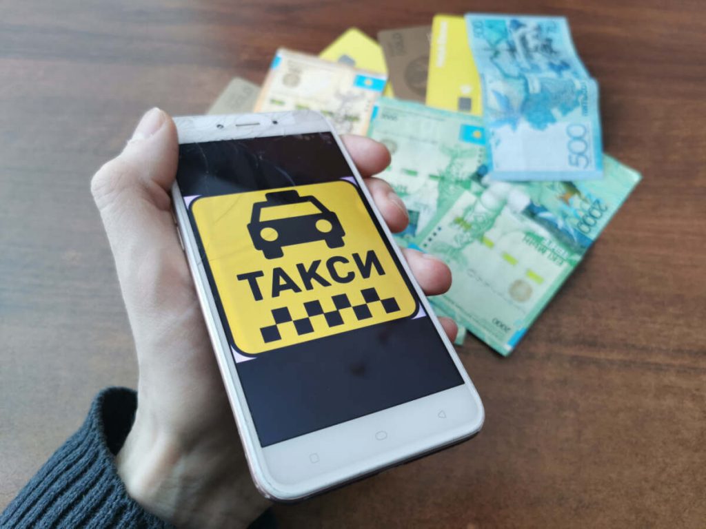 Аферист обманул таксиста на доставке товара в Астане