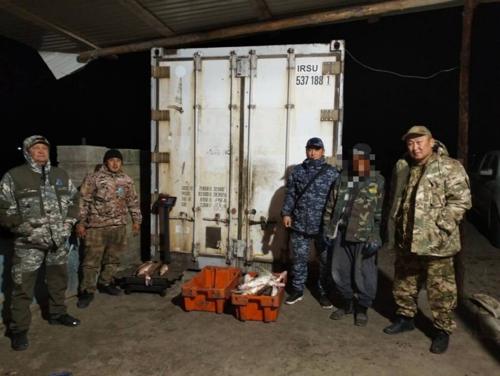 Запрещенные сети использовал рыбак в области Абай: полиция изъяла свыше 60 кг рыбы  
