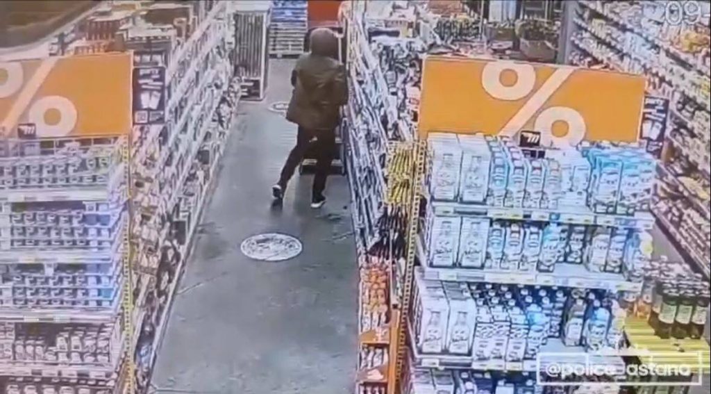 17 коробок шоколада Merci украл парень в одном из супермаркетов столицы