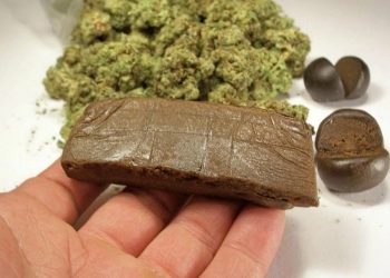 46-летнего жителя Семея осудили на 3 года за хранение наркотиков