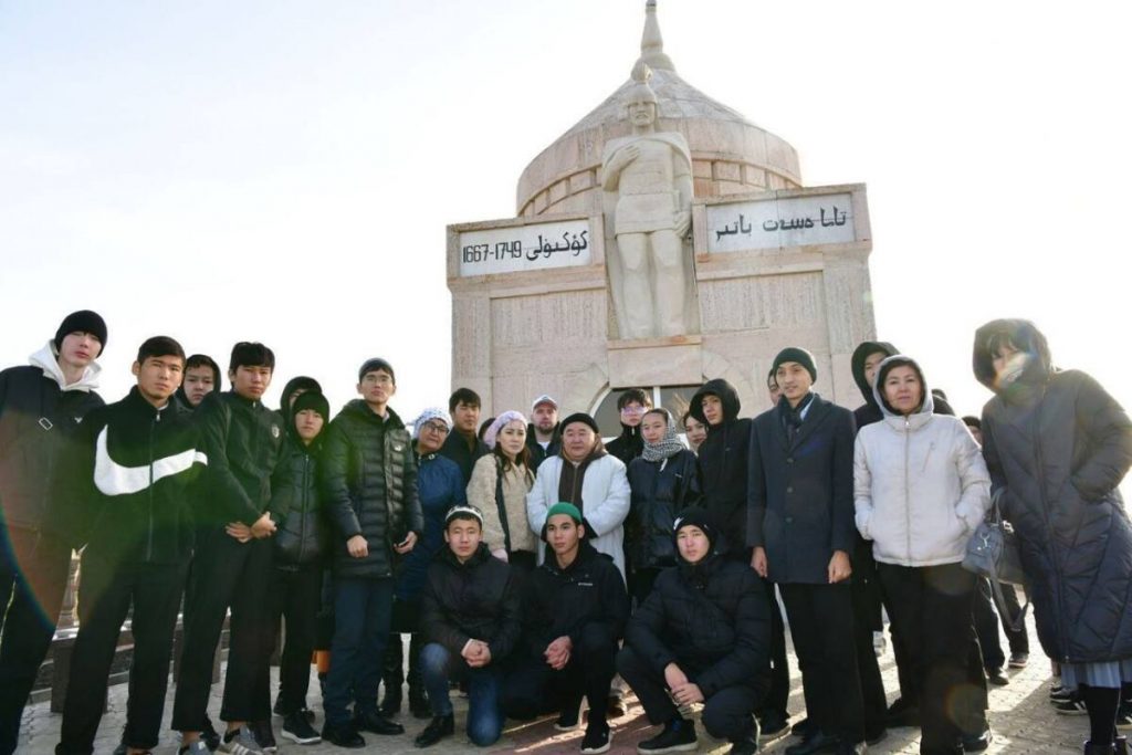 Актюбинские полицейские организовали для студентов экскурсию по сакральным местам