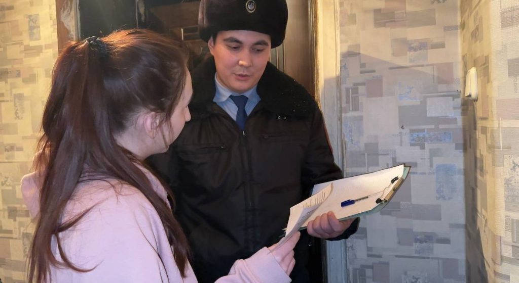 Беседа с полицейскими спасла от аферистов жительницу Костаная