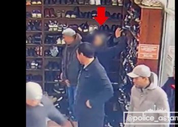 Брендовые кроссовки украли у астанчанина в городской мечети