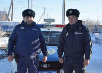 Двух пенсионеров из пожара спасли полицейские СКО