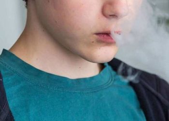 Электронную сигарету продал подростку предприниматель в Экибастузе