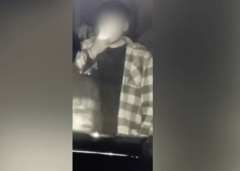 Не заметил камер: парня поймали за курением марихуаны в Шымкенте