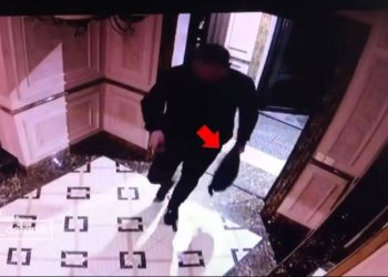 Пассажир забрал из салона такси чужой рюкзак с 9 млн тенге в Астане