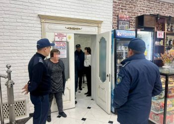 Почти 30 несовершеннолетних официантов выявили ночью в заведениях Шымкента