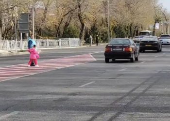 Рейд по пешеходам: в Таразе выясняли, почему люди рискуют жизнью