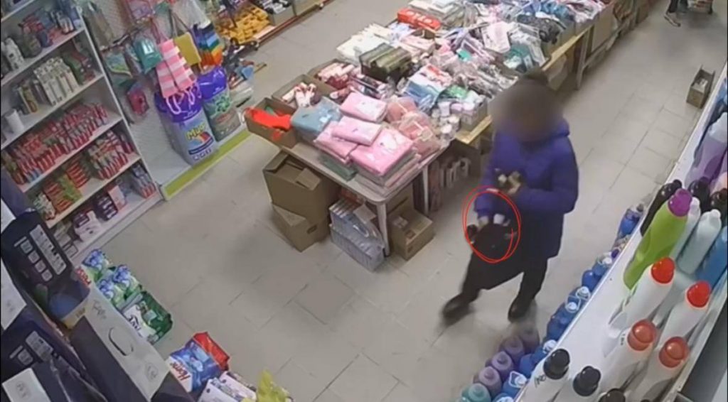 Серийного вора шампуней задержала полиция Хромтау